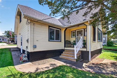 1514 Erie St S, Massillon, OH, 44646-7974 | Card Image