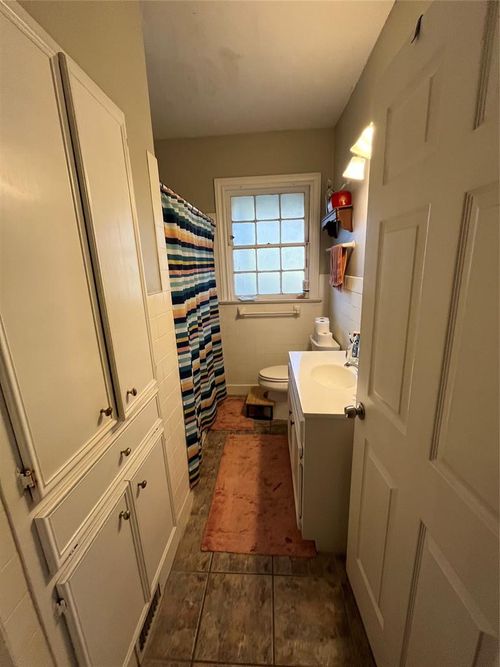 3201 Guadalupe St, Austin, TX, 78705-2334 | Card Image