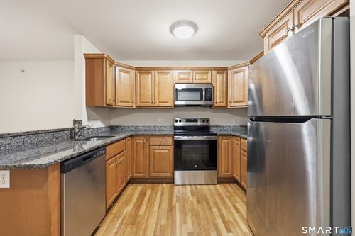 9-24 Hartford Rd, Salem, CT, 06420-3839 | Card Image