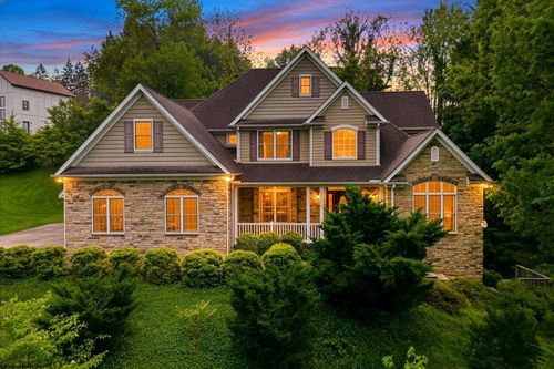 672 Poplar Woods Drive, Morgantown, WV, 26505 | Card Image