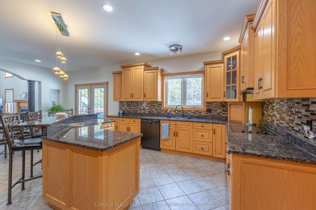 150 Seymour Cres, House other with 7 bedrooms, 4 bathrooms and 4 parking in Windsor ON | Image 9