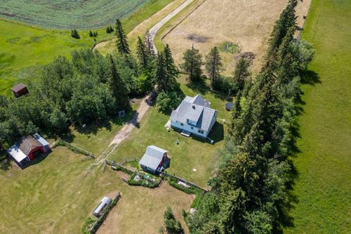 49277 Range Road 220, Rural Camrose County, AB, T0B1W0 | Card Image
