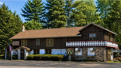 1380 Friess Lake Rd, Hubertus, WI, 53033-9751 | Card Image