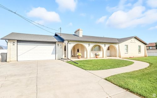 365 S Hale St, Grantsville, UT, 84029-9546 | Card Image