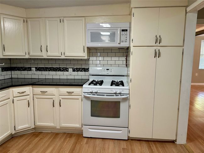 1404 Forest St, House other with 3 bedrooms, 2 bathrooms and 2 parking in Georgetown TX | Image 19