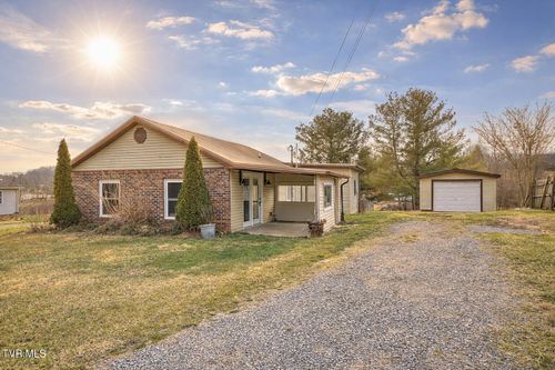 12338 Reedy Creek Rd, Bristol, VA, 24202-3368 | Card Image
