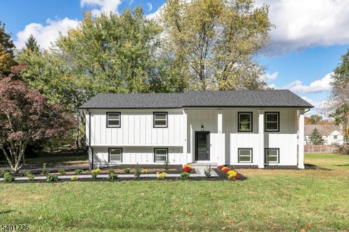 247 Lyons Rd, Basking Ridge, NJ, 07920-2215 | Card Image