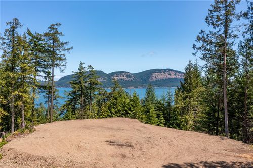 9825 Canal Rd, Pender Island, BC, V0N2M3 | Card Image