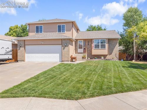 11 Avon Ct, Pueblo, CO, 81005-3511 | Card Image