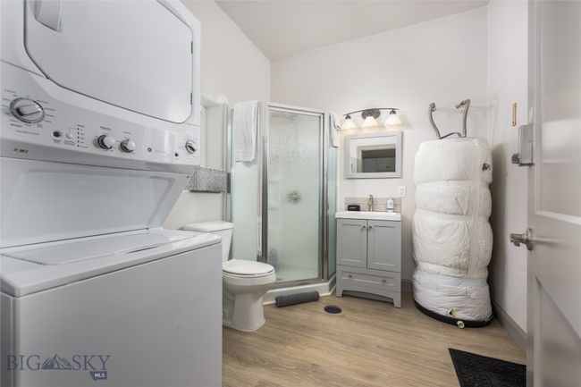 1 Bedroom Apartment/Garage Bathroom/Laundry and Garage Entry | Image 53