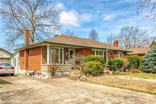 9 Gavin Dr, Saint Catharines, ON, L2M2X4 | Card Image