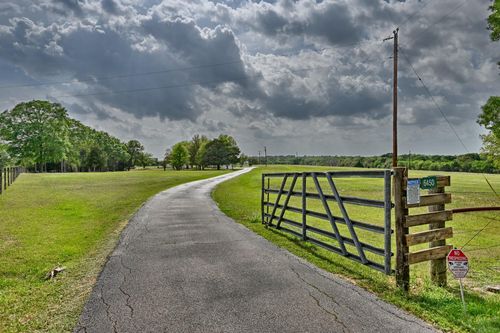 6450 Baranowski Rd, Brenham, TX, 77833-7606 | Card Image