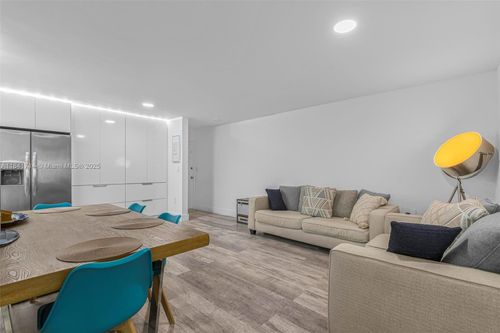 a-555 Ne 123rd St, North Miami, FL, 33161-5476 | Card Image