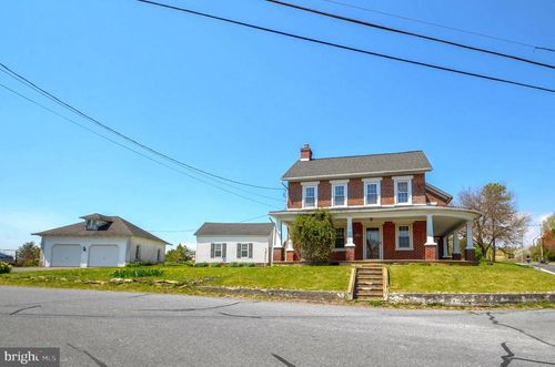 2902 Old Post Rd, Slatington, PA, 18080-3266 | Card Image