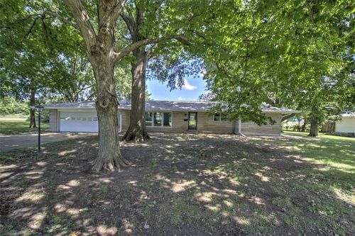 4394 Huston Hills Rd, Decatur, IL, 62526-1155 | Card Image