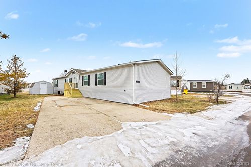 59227 Lewis Ln, New Haven, MI, 48048-3250 | Card Image