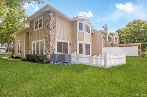 103 Colony Dr, Holbrook, NY, 11741-2838 | Card Image