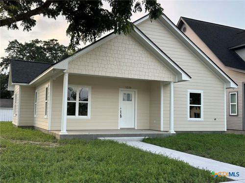 1210 N Glass St, Victoria, TX, 77901-5151 | Card Image