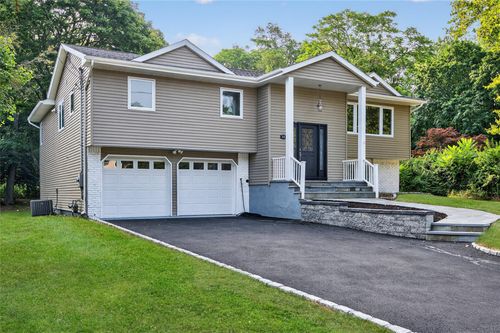 51 Village Ln, Hauppauge, NY, 11788-3021 | Card Image