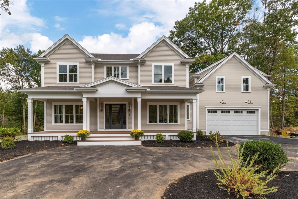 Essex St, Middleton, MA 01949