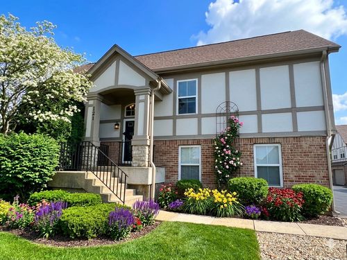 121 Rosehall Dr, Lake Zurich, IL, 60047-6235 | Card Image