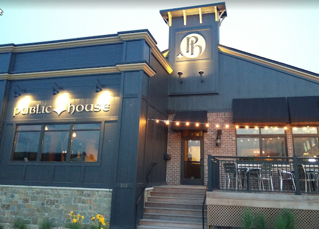A plethora of restaurants to choose from close by! | Image 34