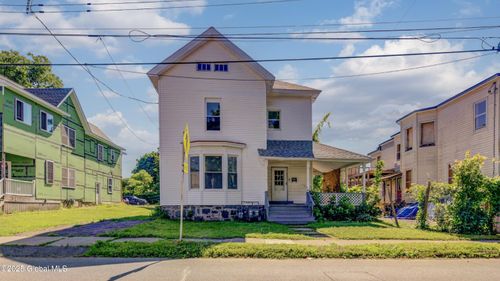 136 Bleecker St, Gloversville, NY, 12078-2317 | Card Image