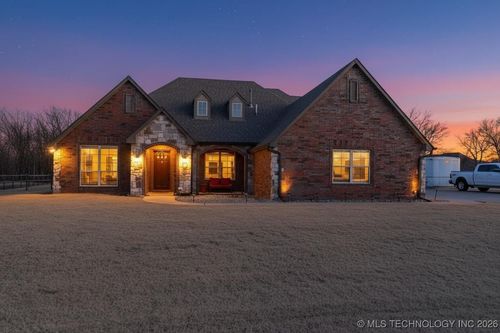 8221 N 154th East Ave, Owasso, OK, 74055-8763 | Card Image