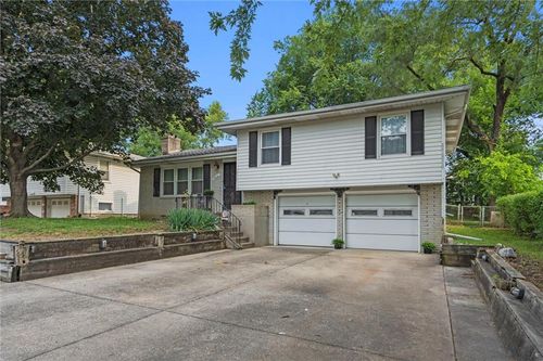 4814 Ne 46th Ter, Kansas City, MO, 64117-1328 | Card Image