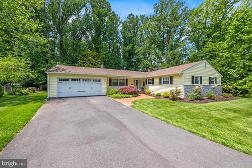 40 Pineknoll Dr, LAWRENCEVILLE, NJ, 08648-3144 | Card Image