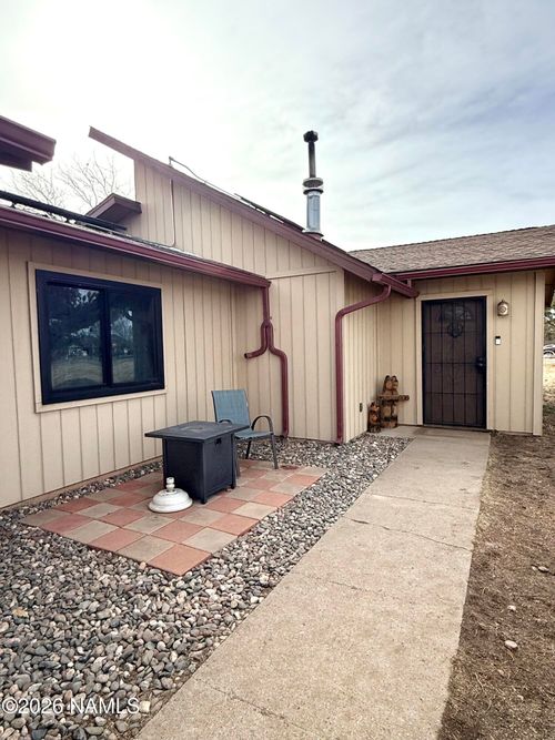 9145 Stardust Trl, Flagstaff, AZ, 86004-1167 | Card Image