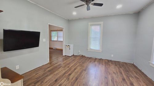 205 N Park St, Lake Mills, IA, 50450-1329 | Card Image