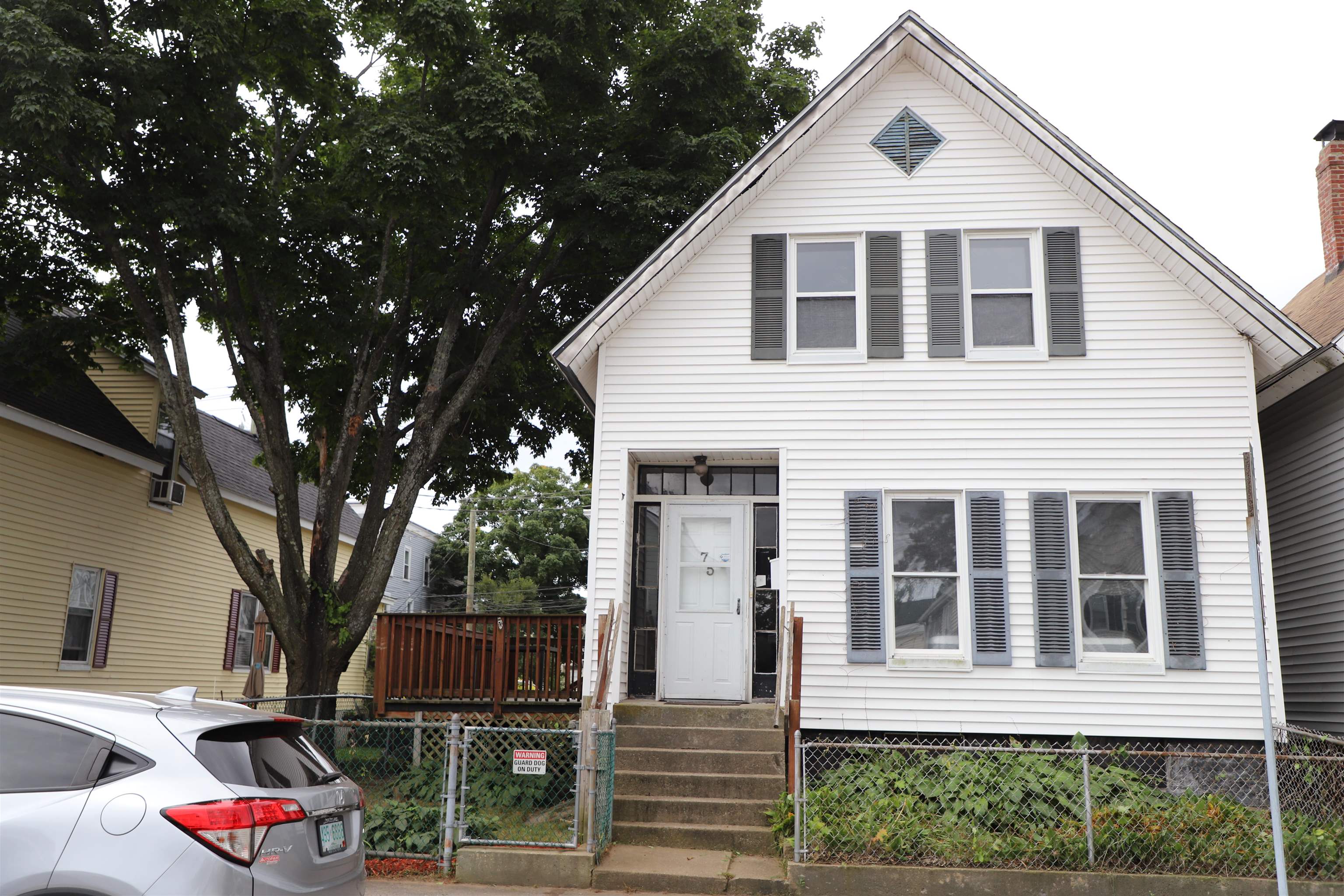 Laurel St, Manchester, NH 03103