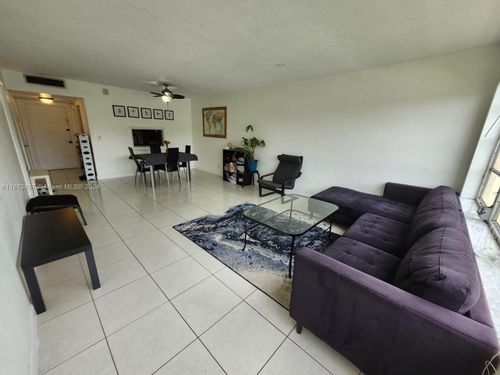 apt-420-851 Ne 14th Ave, Hallandale Beach, FL, 33009-2753 | Card Image