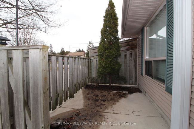 1 - 8 Oak St, Condo with 2 bedrooms, 1 bathrooms and 1 parking in Grand Bend ON | Image 26