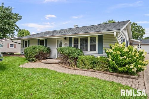 207 E 2nd St, Coal Valley, IL, 61240-9378 | Card Image