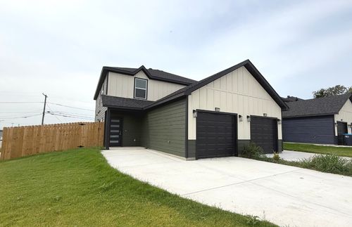 8001 W Elizabeth Ln, Fort Worth, TX, 76116-5146 | Card Image