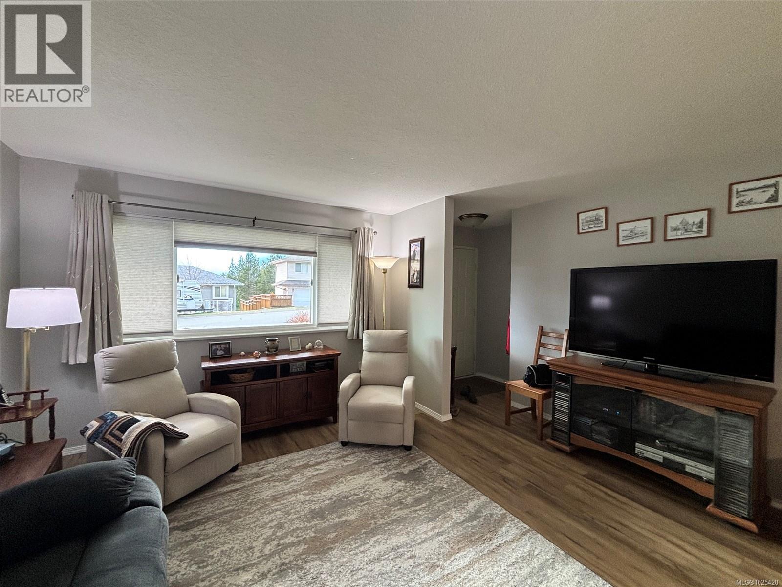 Residential in Gold River 4