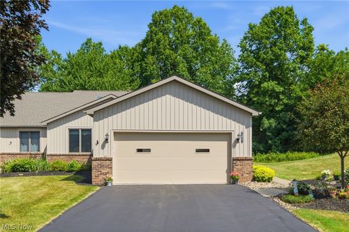 1451 Tripodi Cir, Niles, OH, 44446-3564 | Card Image