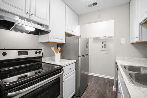 319-4502 Gaston Ave, Dallas, TX, 75246-1076 | Card Image