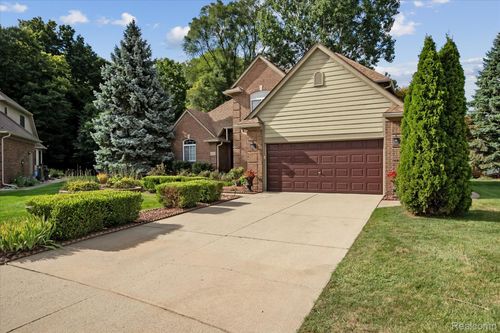 5061 Whitby Dr, Sterling Heights, MI, 48314-3081 | Card Image