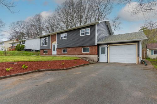 874 Dalmation Dr, Greenwood, NS, B0P1N0 | Card Image