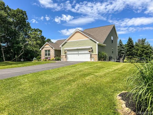 11236 Chyna Run, Springfld Twp, MI, 48350-2652 | Card Image