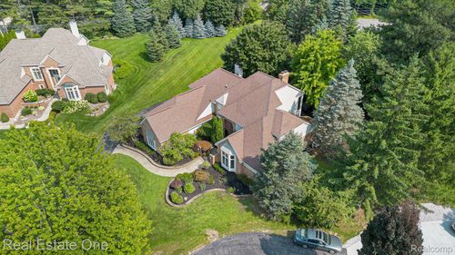 6351 Cherry Tree Ct, Rochester Hills, MI, 48306-3343 | Card Image