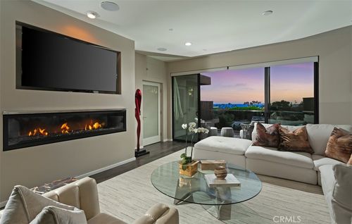 346 Y Pl, Laguna Beach, CA, 92651-2326 | Card Image