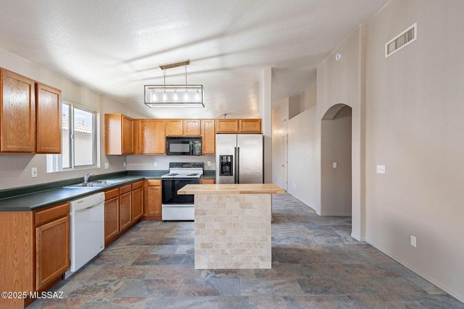 21-web-or-mls- Holly Berry-19 | Image 9
