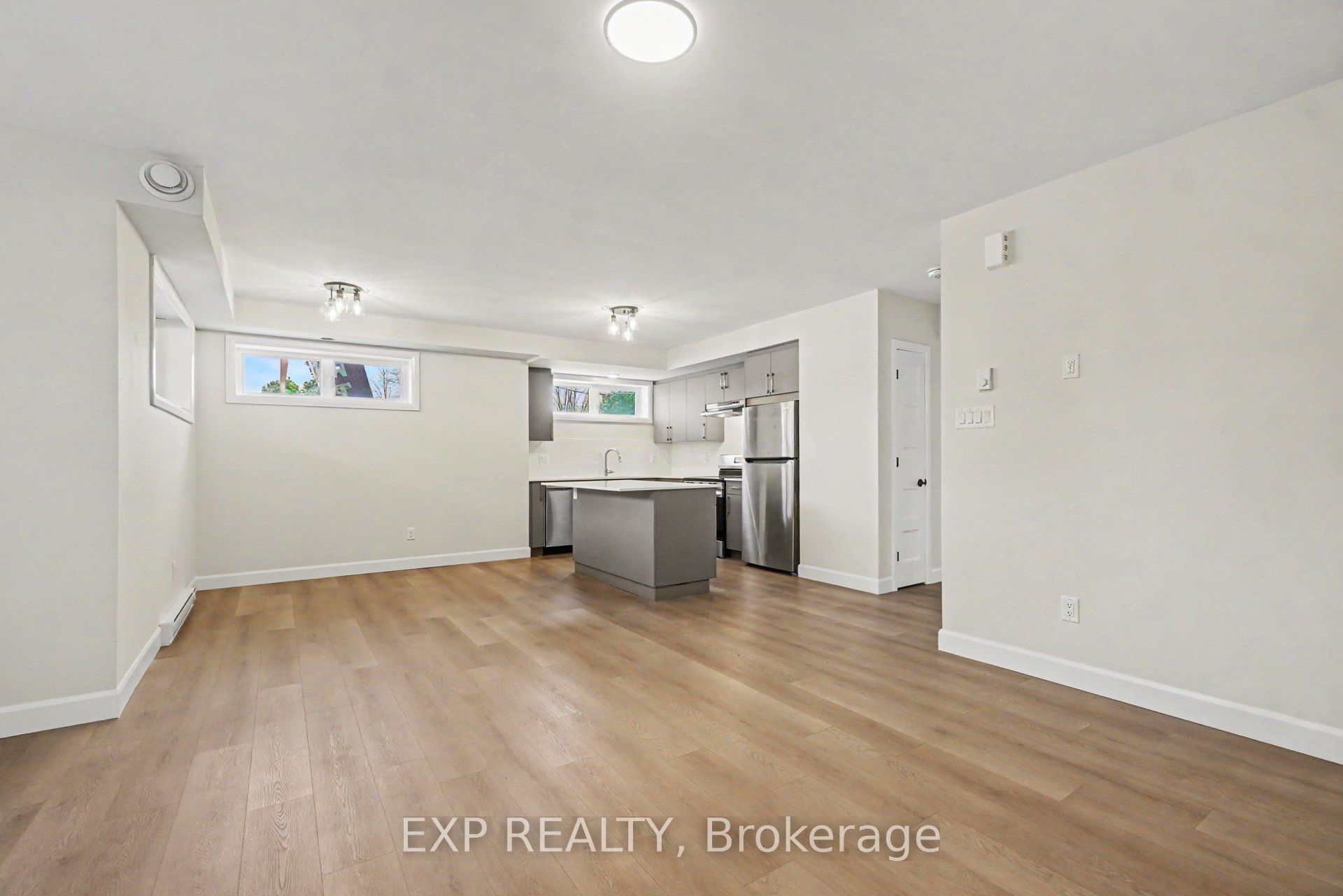 Residential Lease in Russell 2