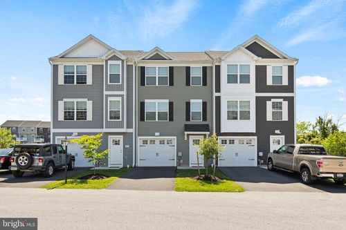 2604 Hickorywood Ln, HARRISBURG, PA, 17101 | Card Image