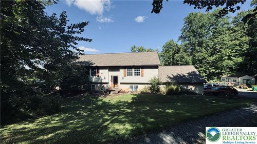8581 Hensingersville Rd, Macungie, PA, 18062-9069 | Card Image