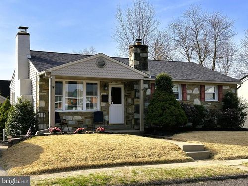 16 Lanci Rd, MAPLE SHADE, NJ, 08052-2226 | Card Image